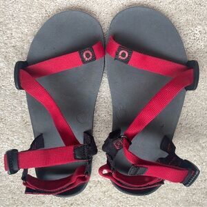 Kids size 3 Xero Z-Trail sandals
